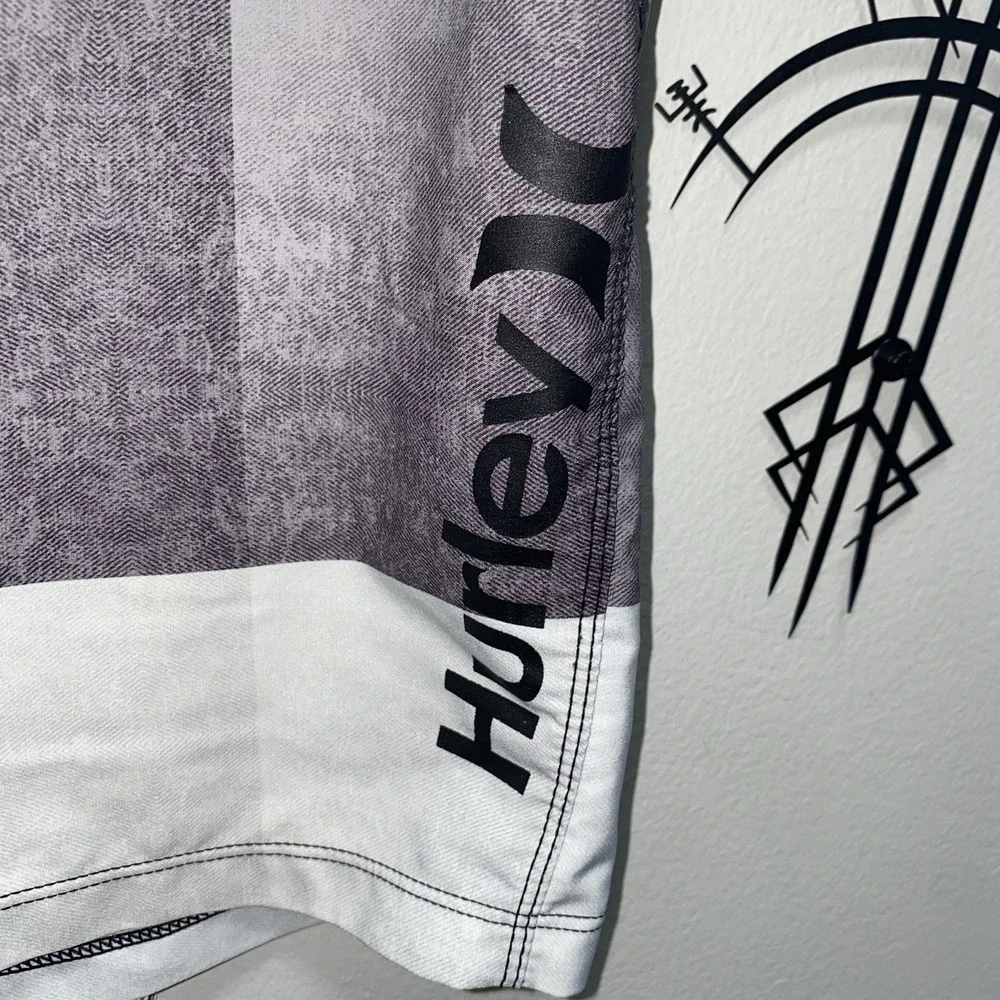Hurley Phantom Board Shorts Size 32 White Black Plaid Pockets‎ Swim Trunks Beach